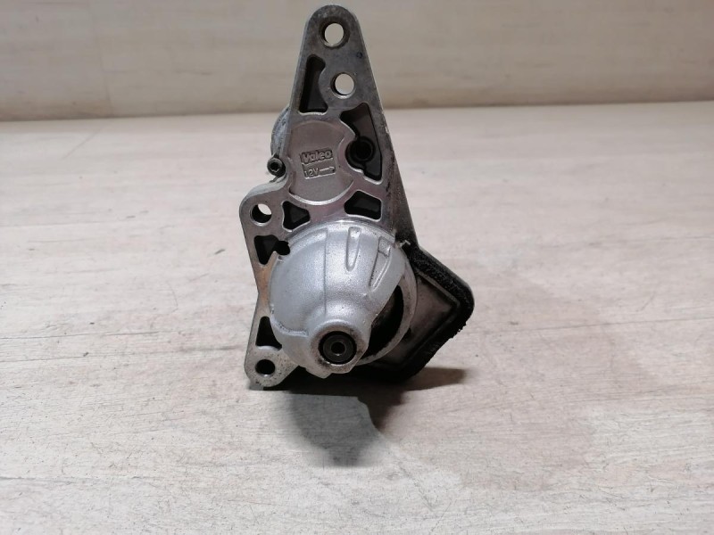 Sandero №18 стартер 16кл H4M