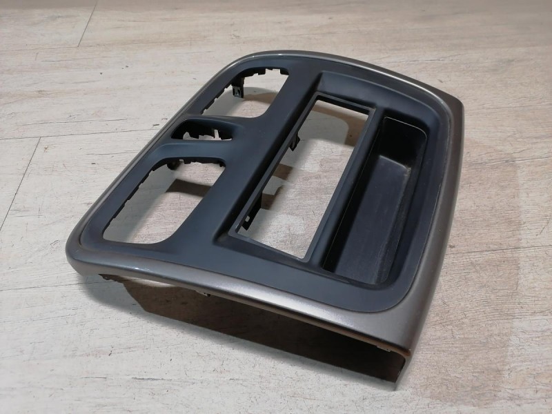 Sandero №18 рамка под магнитолу 1 дин