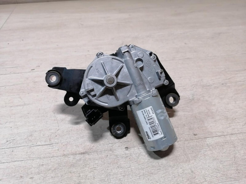 Sandero №18  моторчик заднего дворника