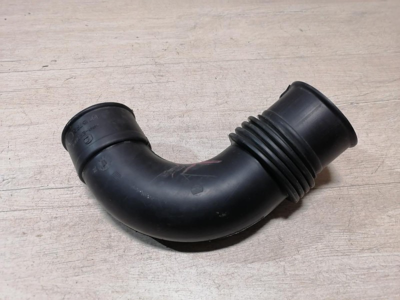 Sandero №18 патрубок воздушного фильтра воздухозаборник H4M