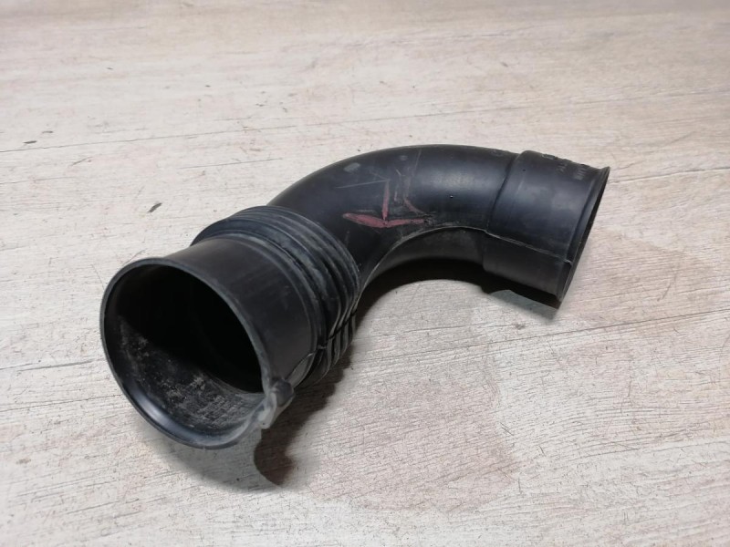 Sandero №18 патрубок воздушного фильтра воздухозаборник H4M