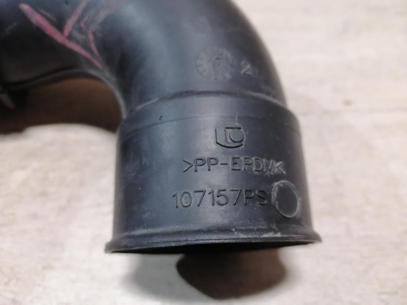 Sandero №18 патрубок воздушного фильтра воздухозаборник H4M