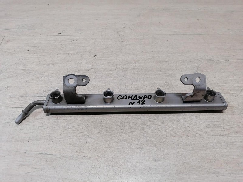 Sandero №18 рампа топливная H4M