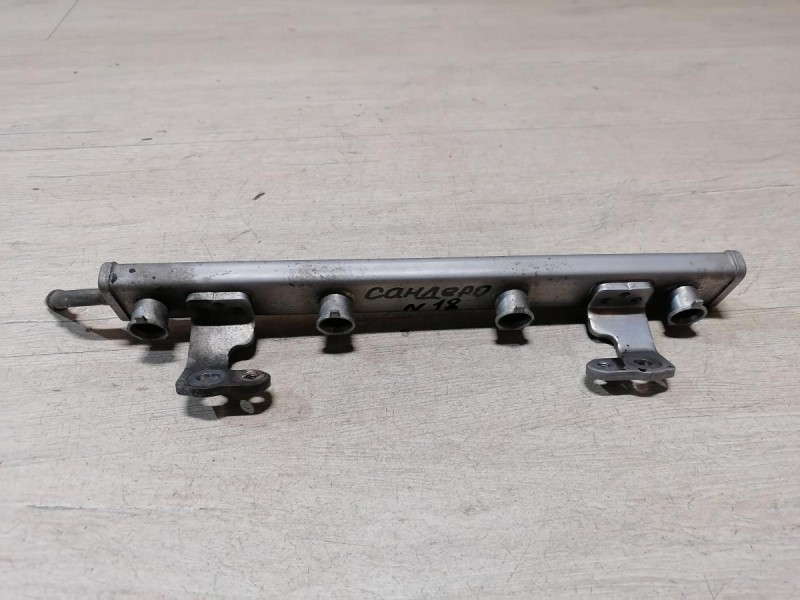 Sandero №18 рампа топливная H4M