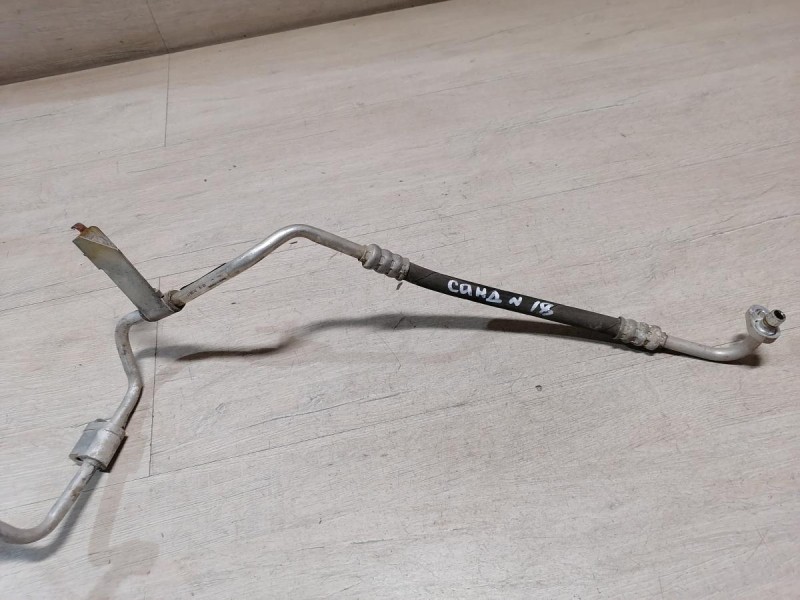 Sandero №18 трубка кондиционера тонкая длинная 924401429