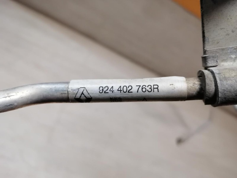 Sandero №18 трубка кондиционера тонкая длинная 924401429