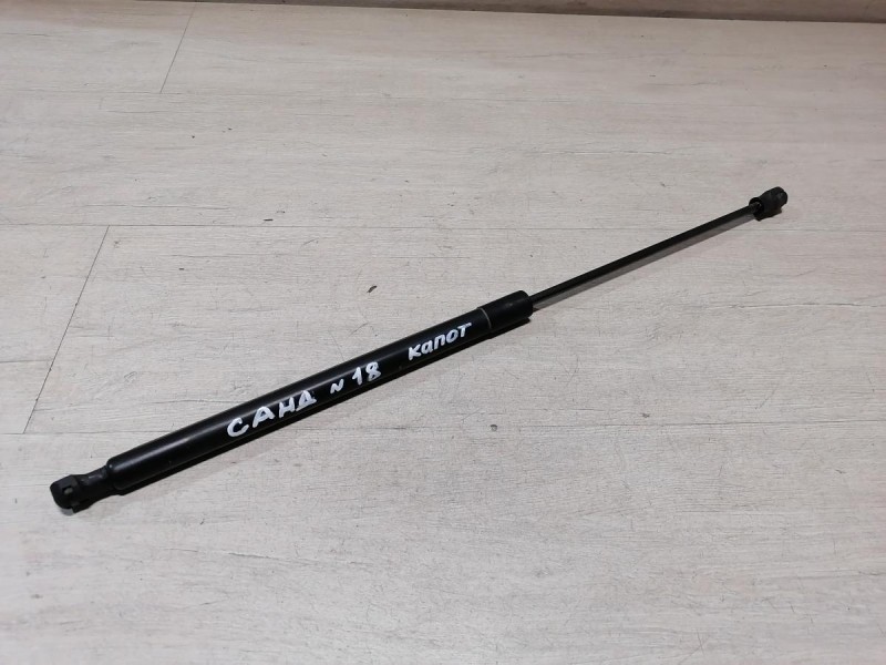 Sandero №18 амортизатор капота