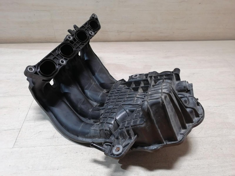 Sandero №18 коллектор впускной H4M