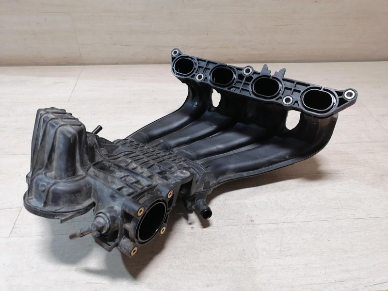 Sandero №18 коллектор впускной H4M