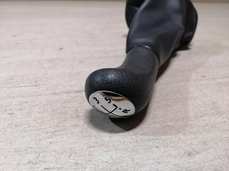 Sandero №18 ручка кулисы мкпп