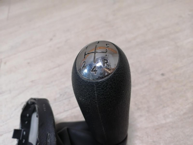 Sandero №18 ручка кулисы мкпп