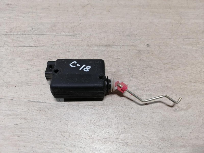 Sandero №18 активатор замка багажника