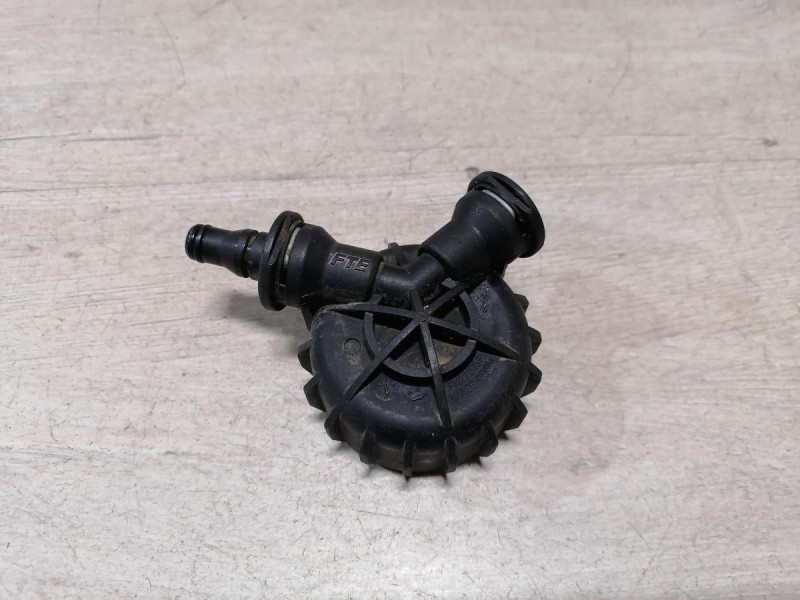 Sandero №18 клапан прокачки сцепления