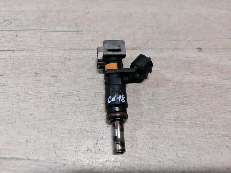 Sandero №18 форсунка топливная H4M