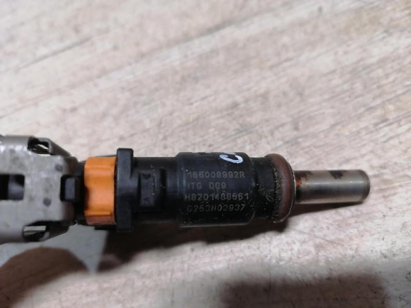 Sandero №18 форсунка топливная H4M