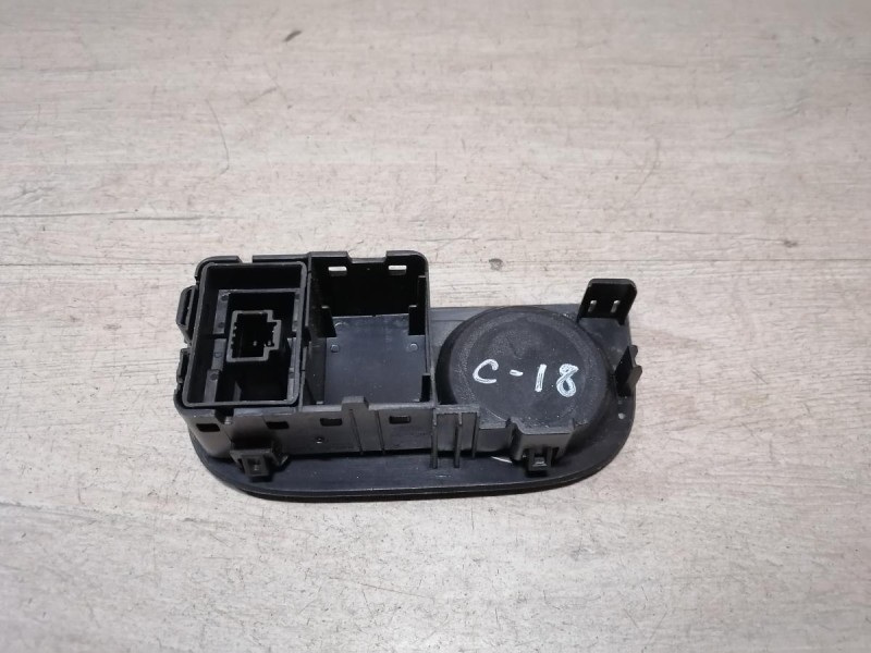 Sandero №18 накладка торпедо под блок управления зеркалами