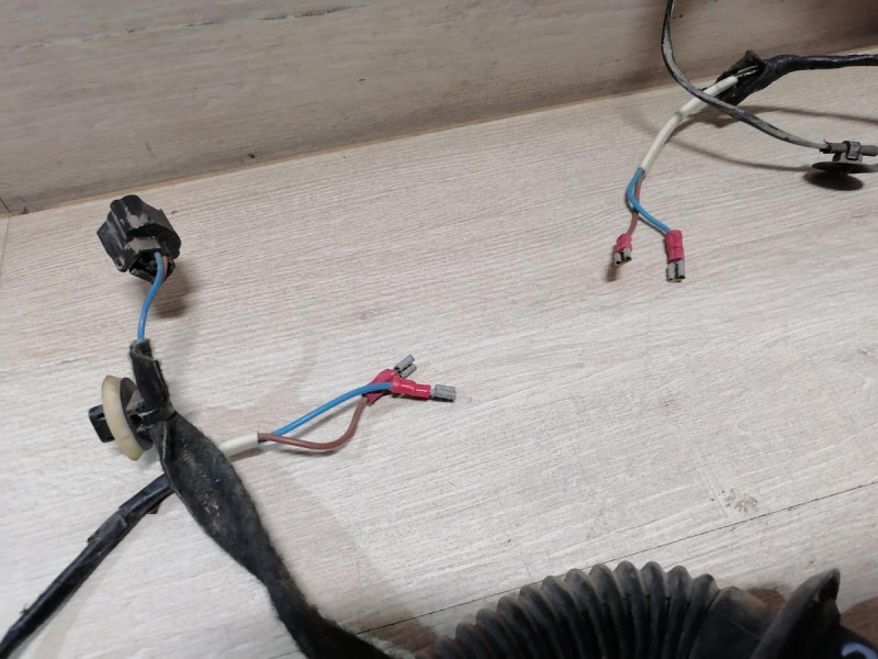 Sandero №18 проводка двери передняя правая