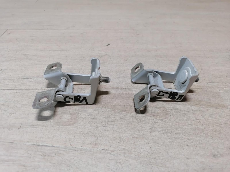 Sandero №18 петля багажника