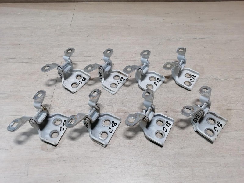 Sandero №18 петля двери