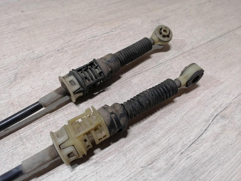 Sandero №18 кулиса мкпп тросиковая в сборе