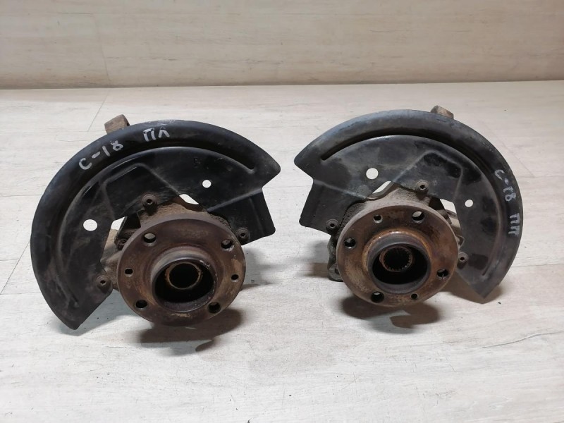 Sandero №18 кулак правый