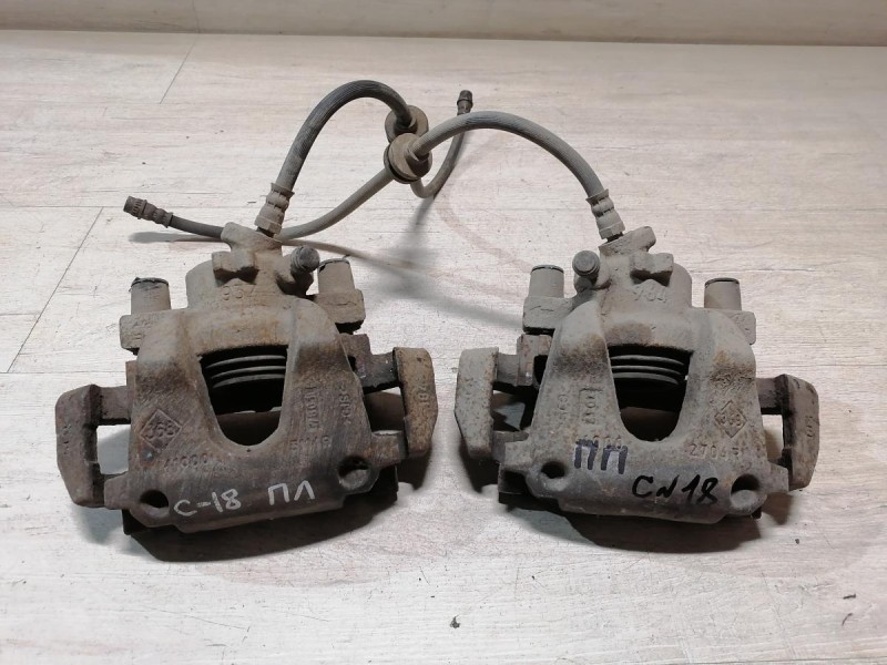 Sandero №18 суппорт правый 16кл