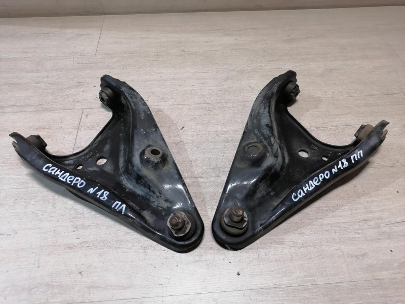Sandero №18 рычаг правый