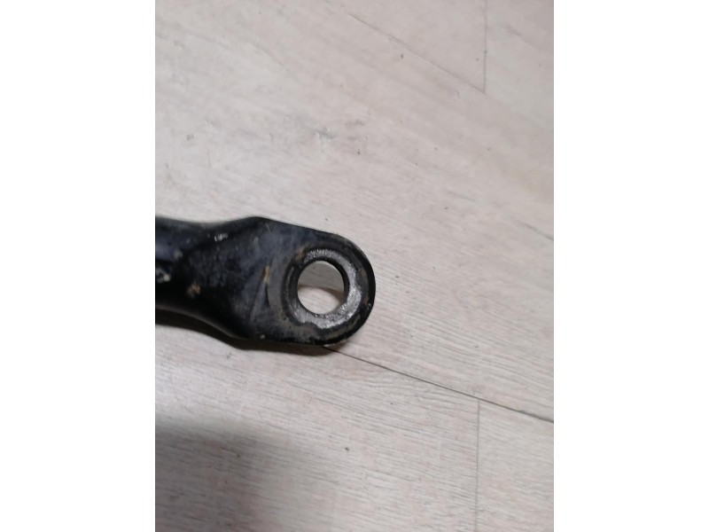 Sandero №18 стабилизатор передний 16кл