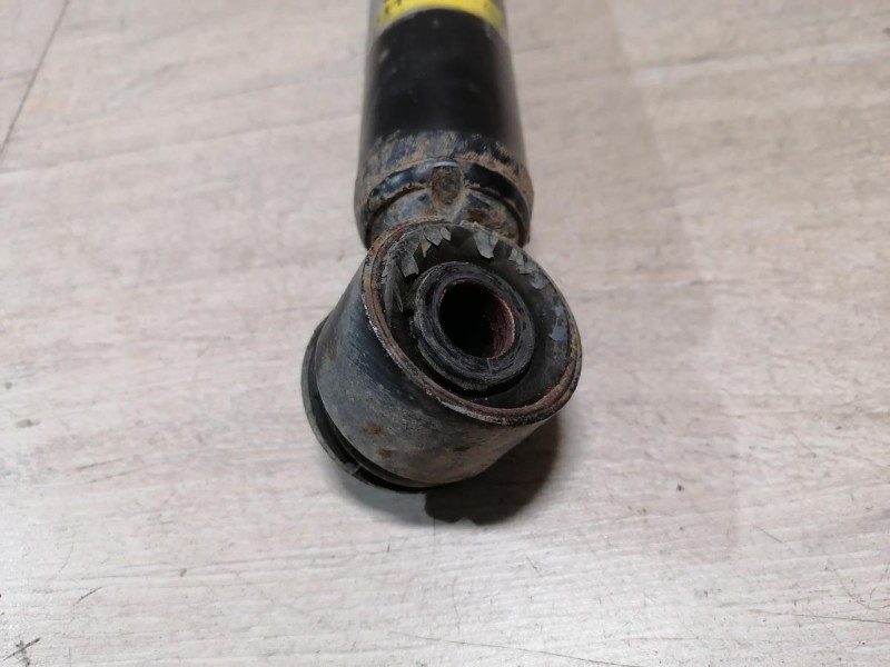 Sandero №18 амортизатор задний деф не ориг