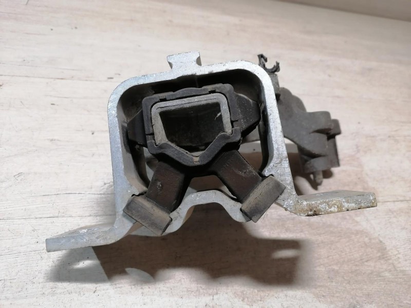 Sandero №18 подушка двигателя правая H4M