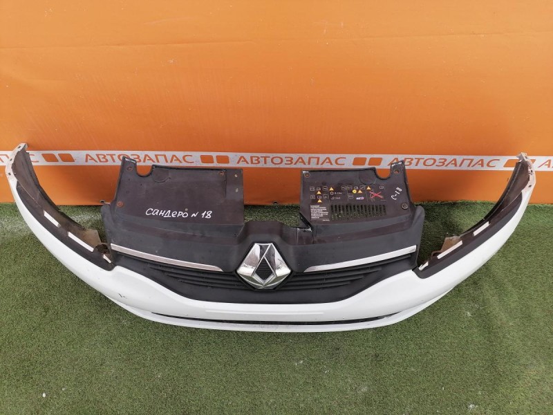 Sandero №18 бампер передний в сборе деф