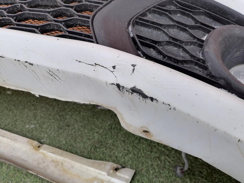 Sandero №18 бампер передний в сборе деф