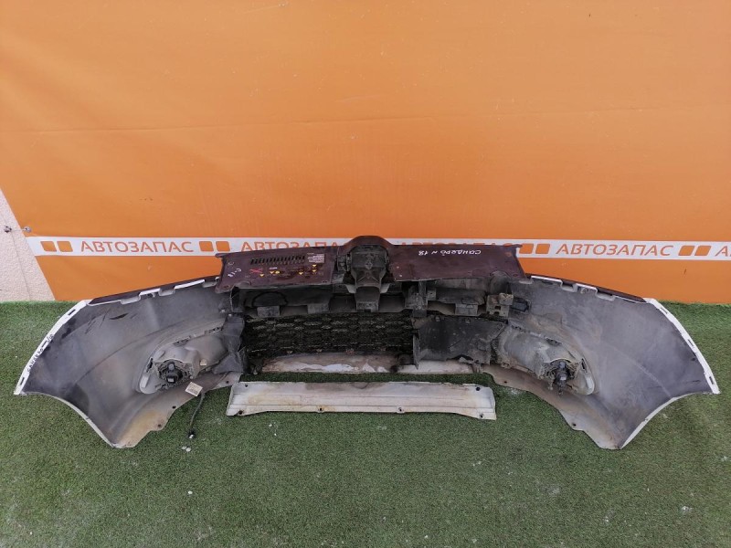 Sandero №18 бампер передний в сборе деф