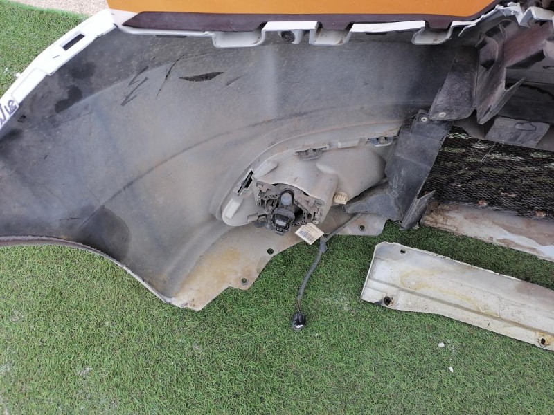 Sandero №18 бампер передний в сборе деф