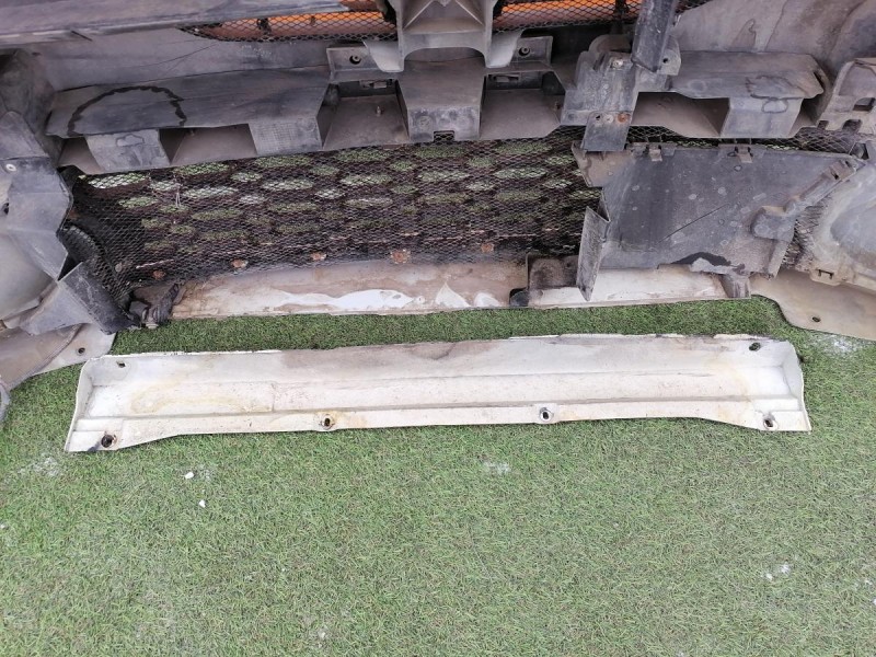 Sandero №18 бампер передний в сборе деф