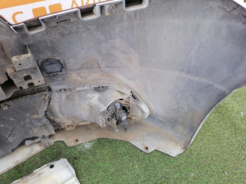 Sandero №18 бампер передний в сборе деф