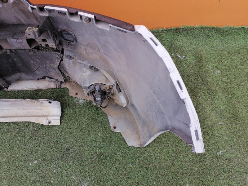 Sandero №18 бампер передний в сборе деф