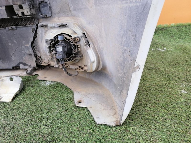 Sandero №18 бампер передний в сборе деф