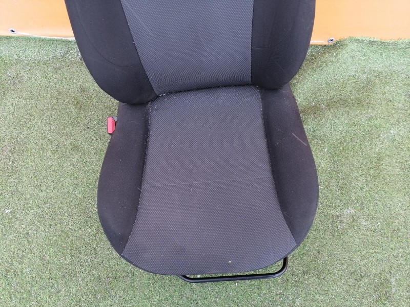 Sandero №18 сиденье переднее к-кт