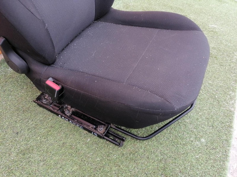 Sandero №18 сиденье переднее к-кт