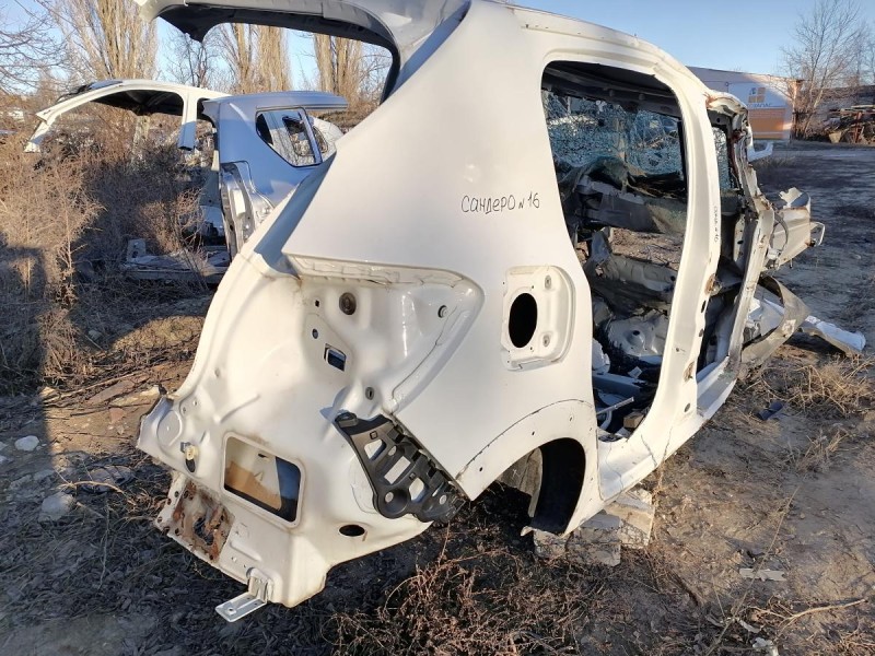 Sandero №16 крыло заднее правое сапожок с порогом