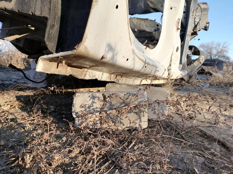 Sandero №16 крыло заднее правое сапожок с порогом