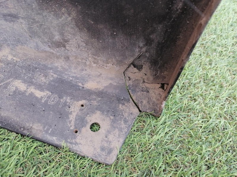 Almera G15 №12 бампер задний деф