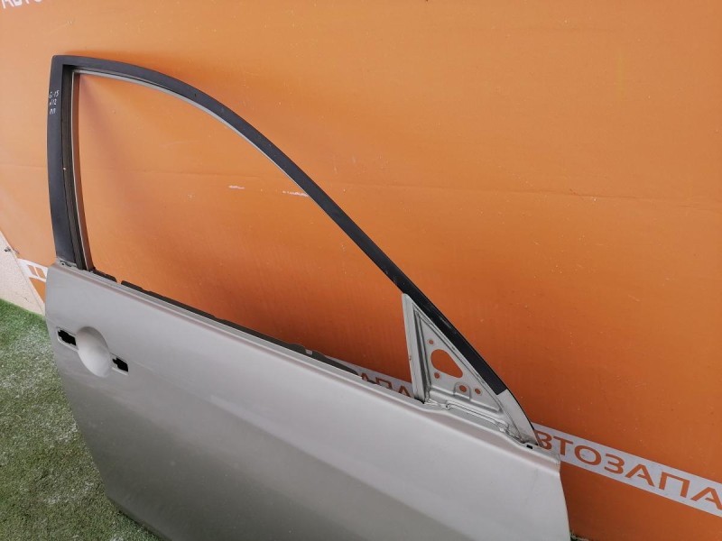 Almera G15 №12 дверь передняя правая деф