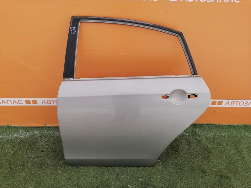 Almera G15 №12 дверь задняя левая деф