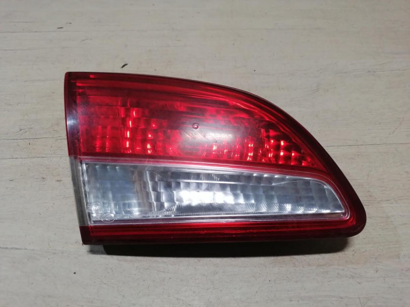 Almera G15 №12 фонарь левый в крышку багажника