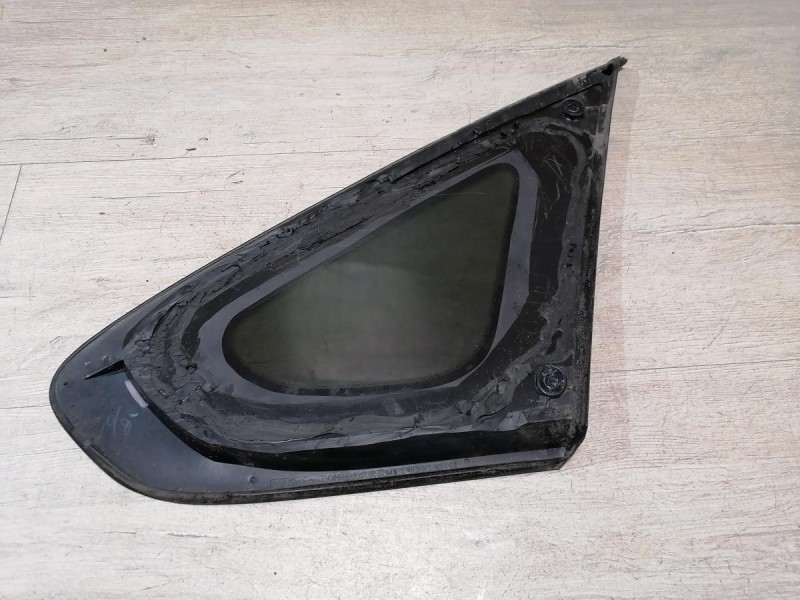 Almera G15 №12 форточка левая 12