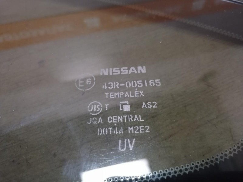 Almera G15 №12 форточка левая 12