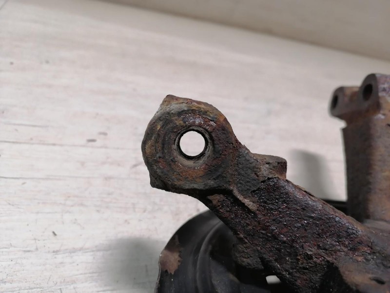 Almera G15 №12 кулак левый