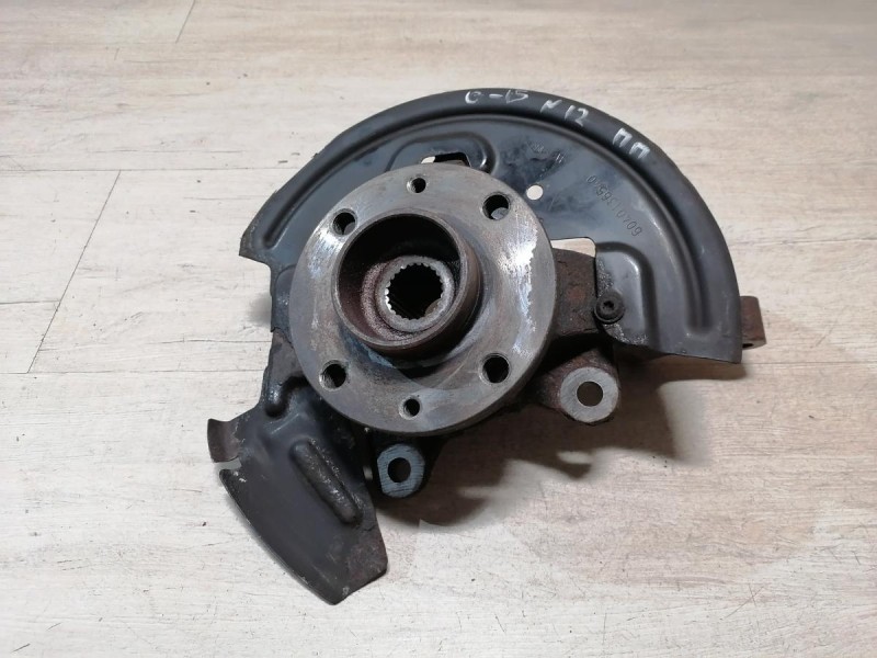 Almera G15 №12 кулак правый